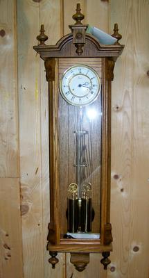 Unknown Colonial clock. I want to sell it